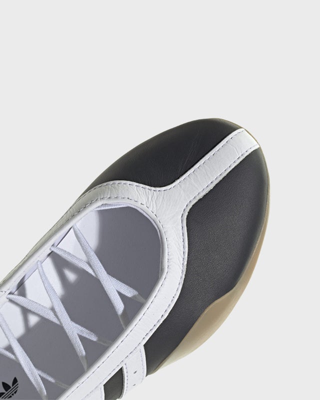 Adidas Sneakers Taekwondo Mei Black UK 7 (EUR 40 2/3)