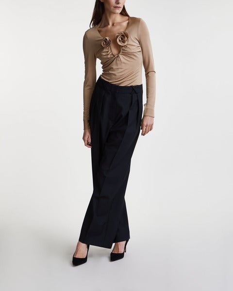 Top Long Sleeve Floral Appliqué Beige 2