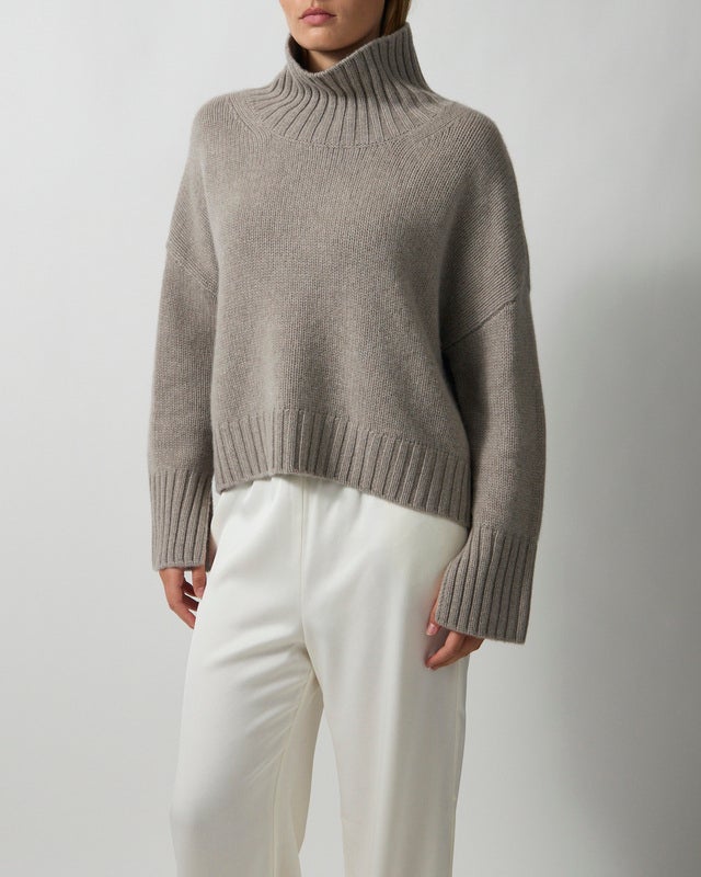 Soft Goat Sweater Girlfriend Turtleneck Greige XL