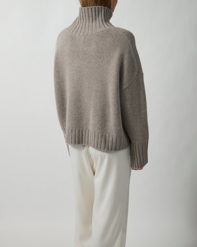 Soft Goat Sweater Girlfriend Turtleneck Greige XL