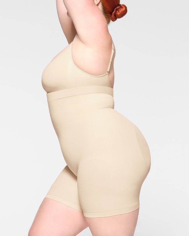 Skims Shorts Seamless Sculpt Mid Thigh Sand XXS