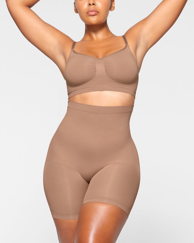 Skims Shorts Seamless Sculpt Mid Thigh Sienna L